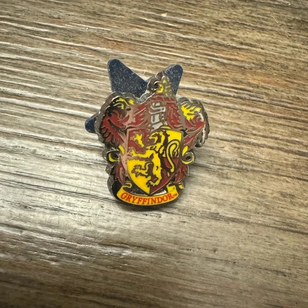 Gryffindor Pin Universal Studios Orlando
